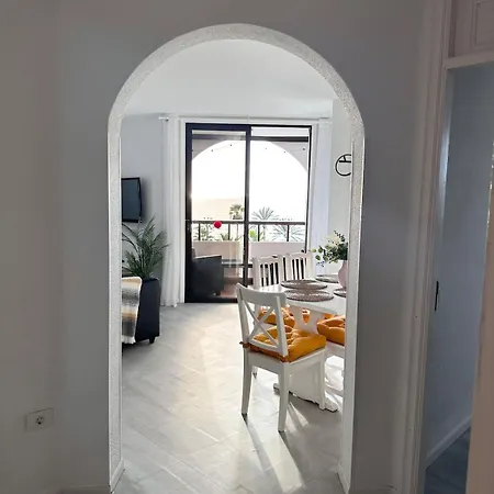 Sunny Americas-ocean View-heated Pool Apartment